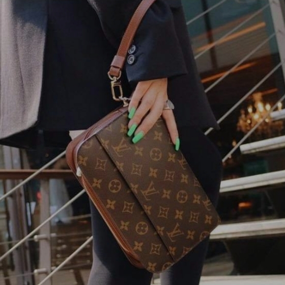 ❤️ Authentic LV Orsay Clutch Monogram - Picture 8 of 16